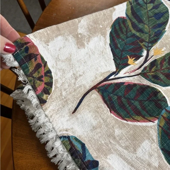 Table Runner - Picture 16 of 16